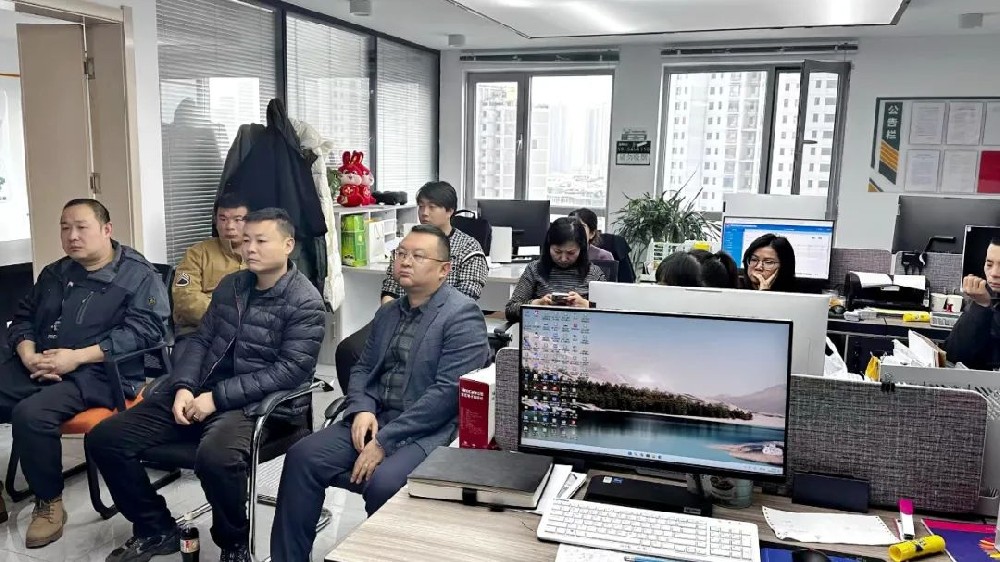 開展健康知識(shí)講座，倡導(dǎo)健康生活方式