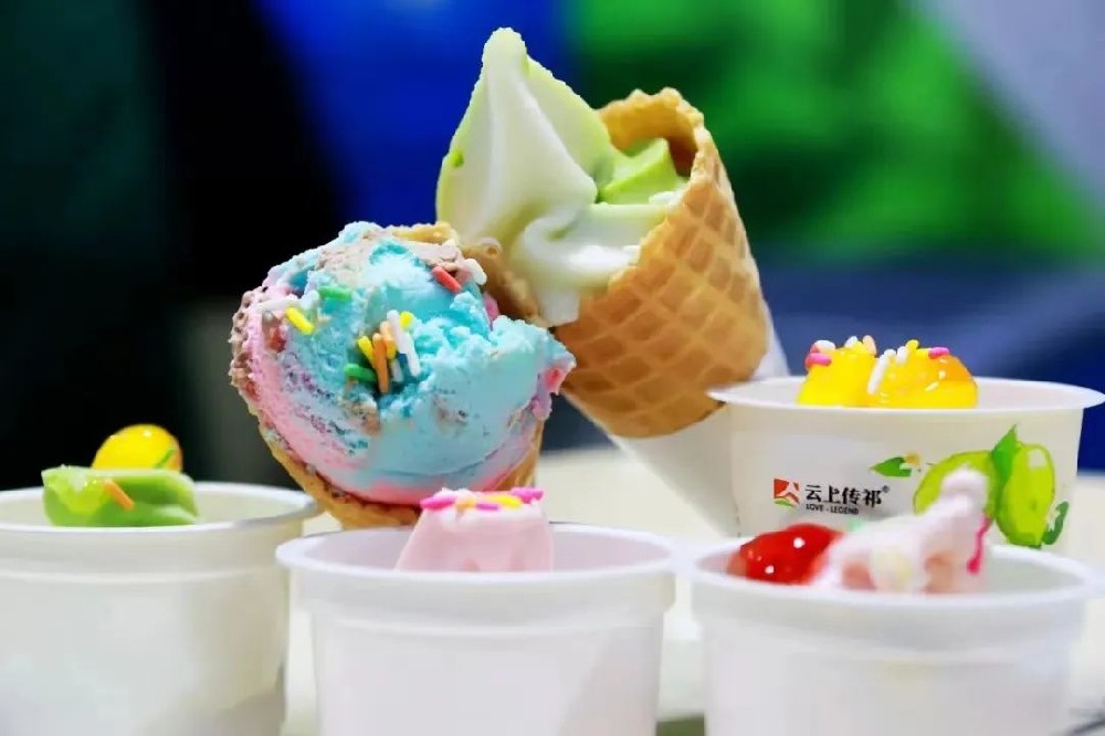 炎炎夏日，傳祁鮮奶冰淇淋為廣大高考考生送上清涼